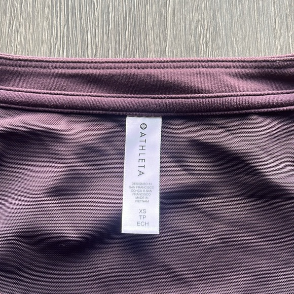 Athleta Shanti Lace Top ✧ Deep Crocus Violet ✧ Size XS - Picture 5 of 7